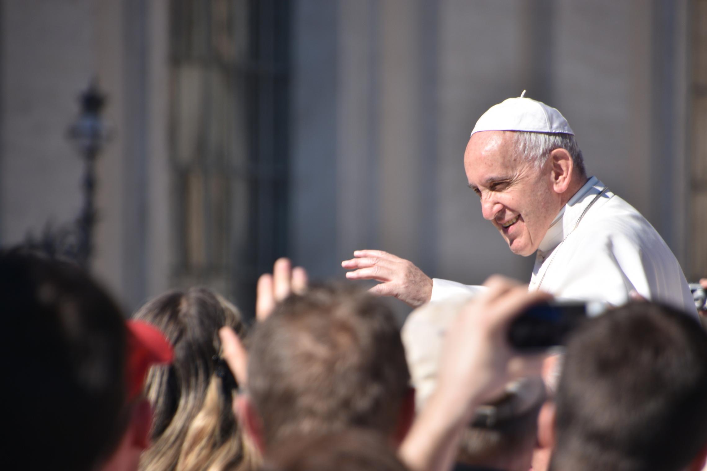 2017_06033_Piazza San Pietro_Audienz_Papst